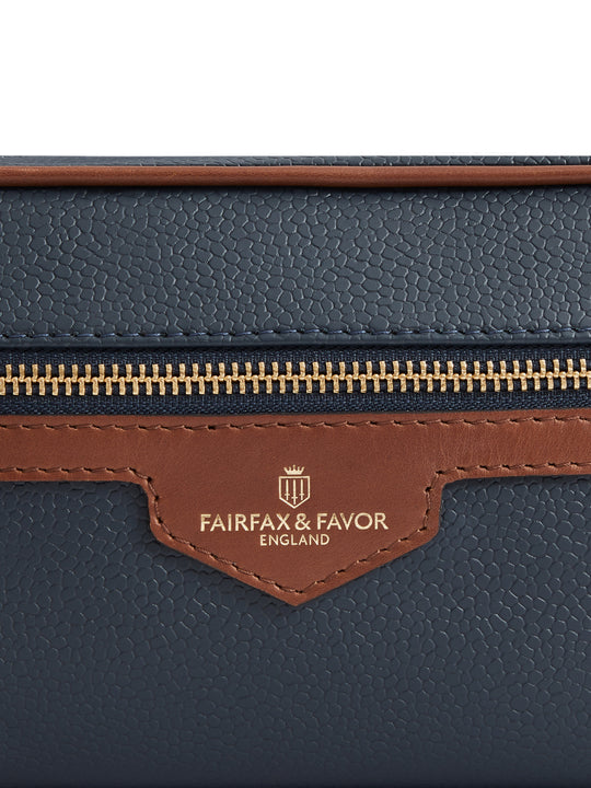 The Britannia Washbag - Navy Scotchgrain